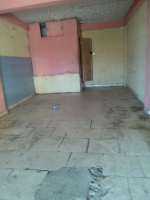 Large Shop with Toilet to let at Ikorodu Garage Axis